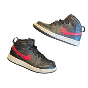 🏀 Air Jordan Kids Shoes size 11C